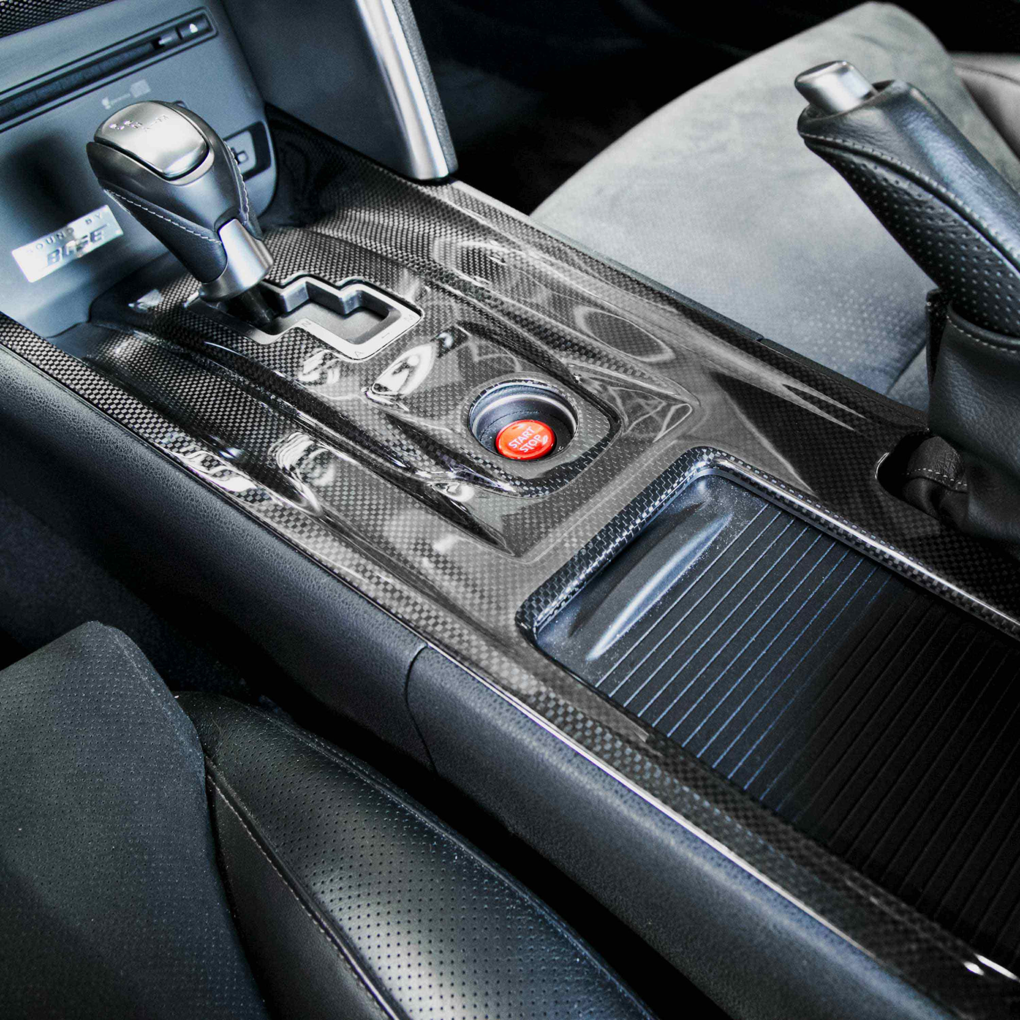 Seibon Carbon Fibre Centre Gear Shifter Surround / Bezel for Nissan GTR R35 (2009-2016) Seibon Carbon Fibre Centre Gear Shifter Surround / Bezel for Nissan GTR R35 (2009-2016)