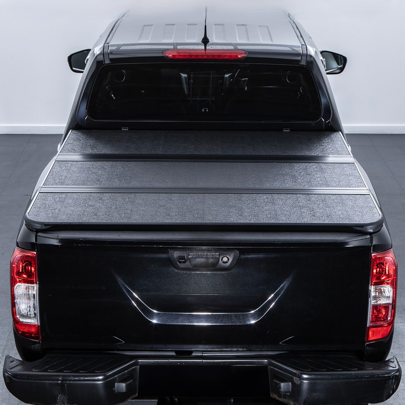 MPP Nissan Navara D40 05-14 Black Tri-Fold Hard Tonneau Cover