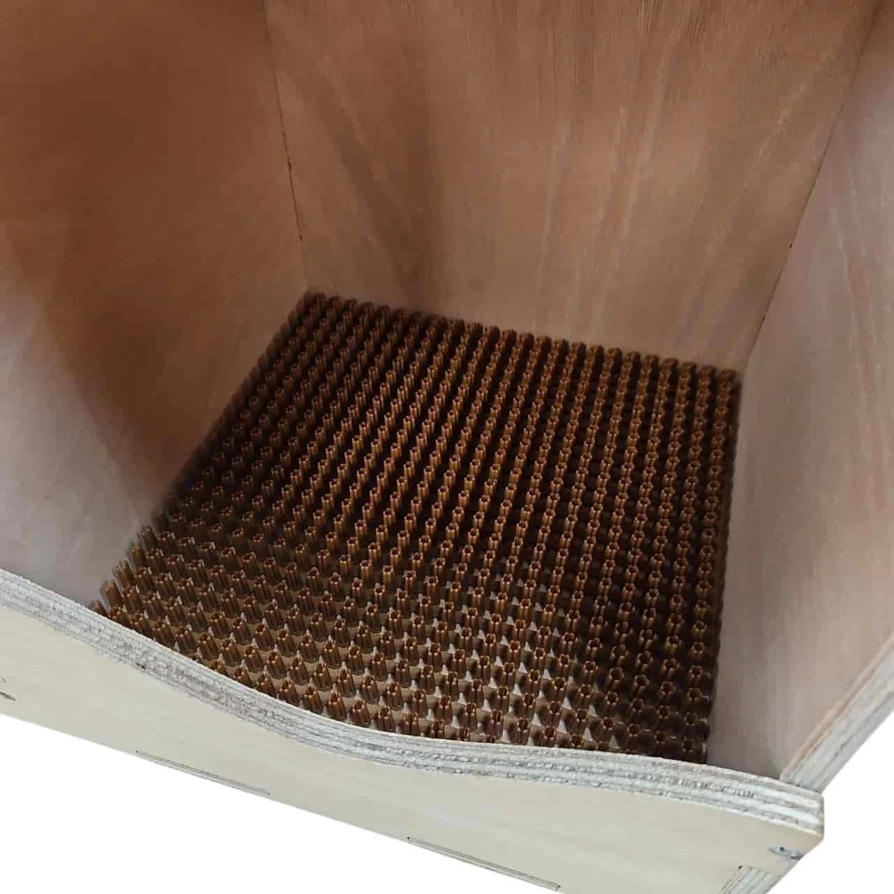 Close-up of the Jansen nest mat texture - the cushioned laying surface