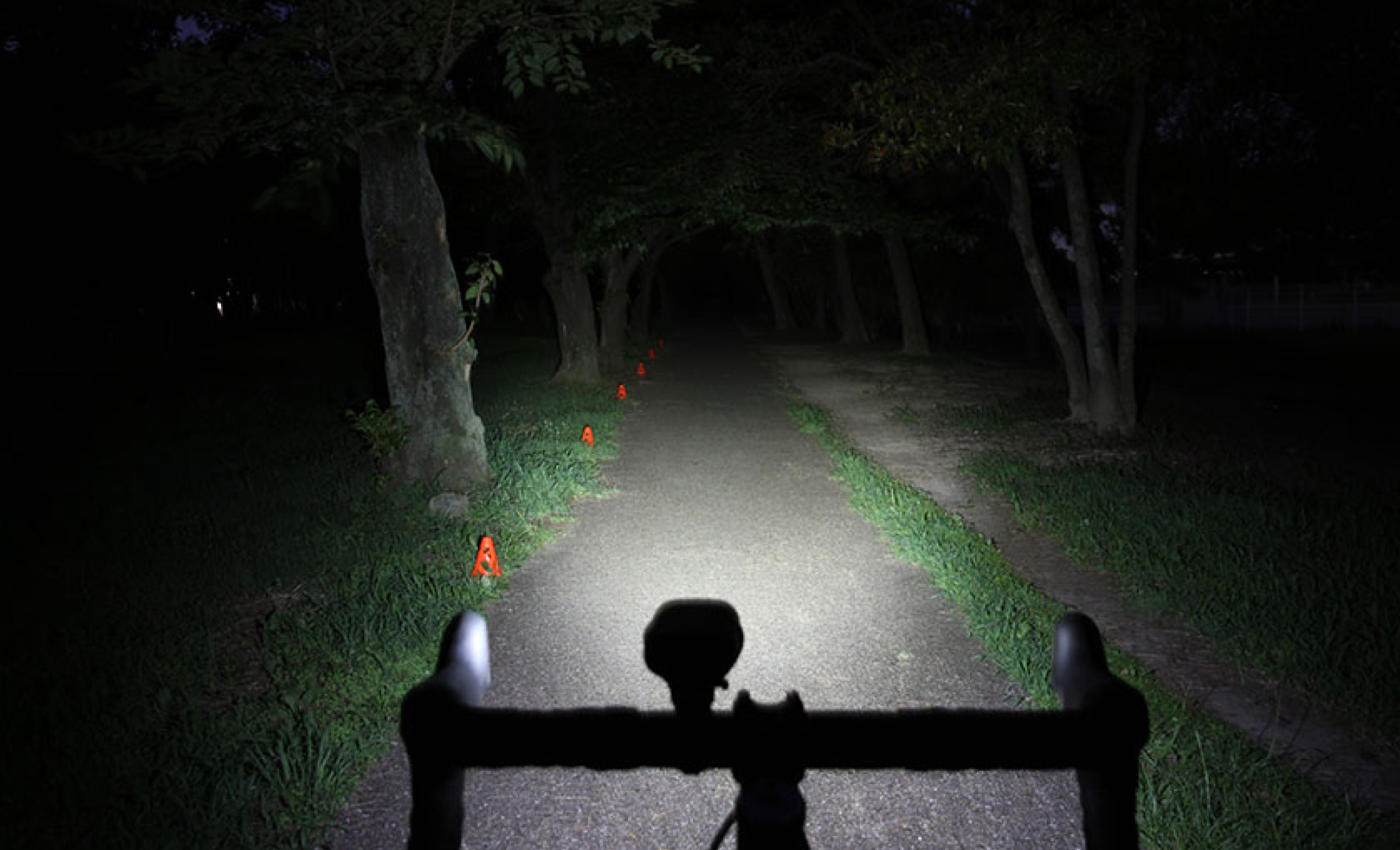 Example of a 200 lumens   bike light beam