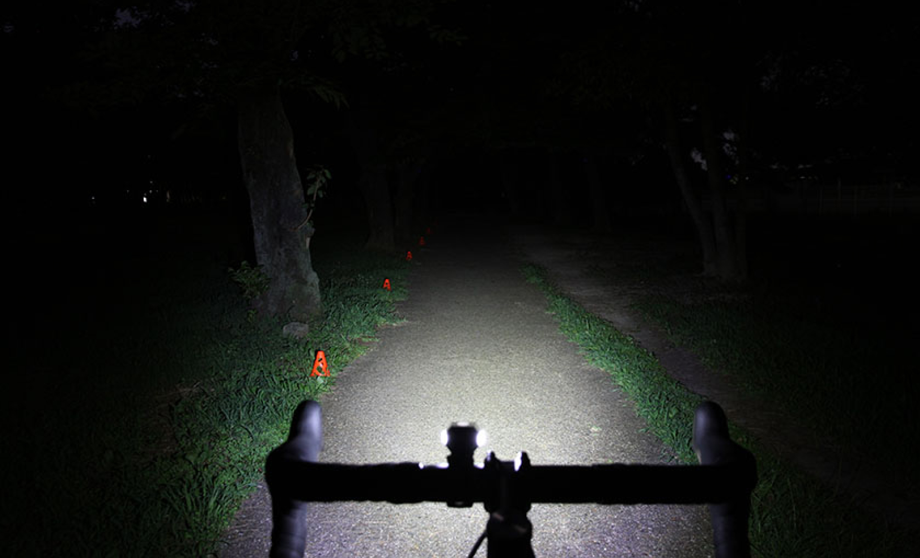 Example of a 100 lumens bike light  beam