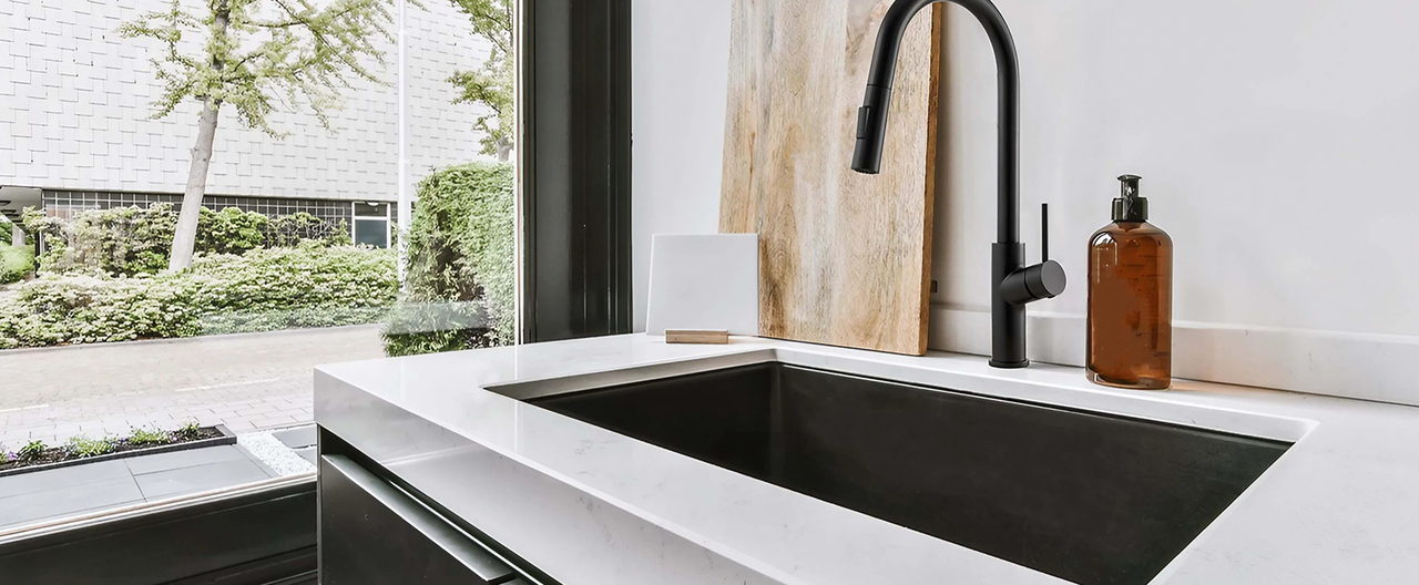 14 Best Kitchen Sink Materials for Ultimate Durability & Style