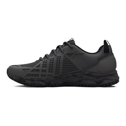 Under Armour MG Strikefast Athletic Shoes