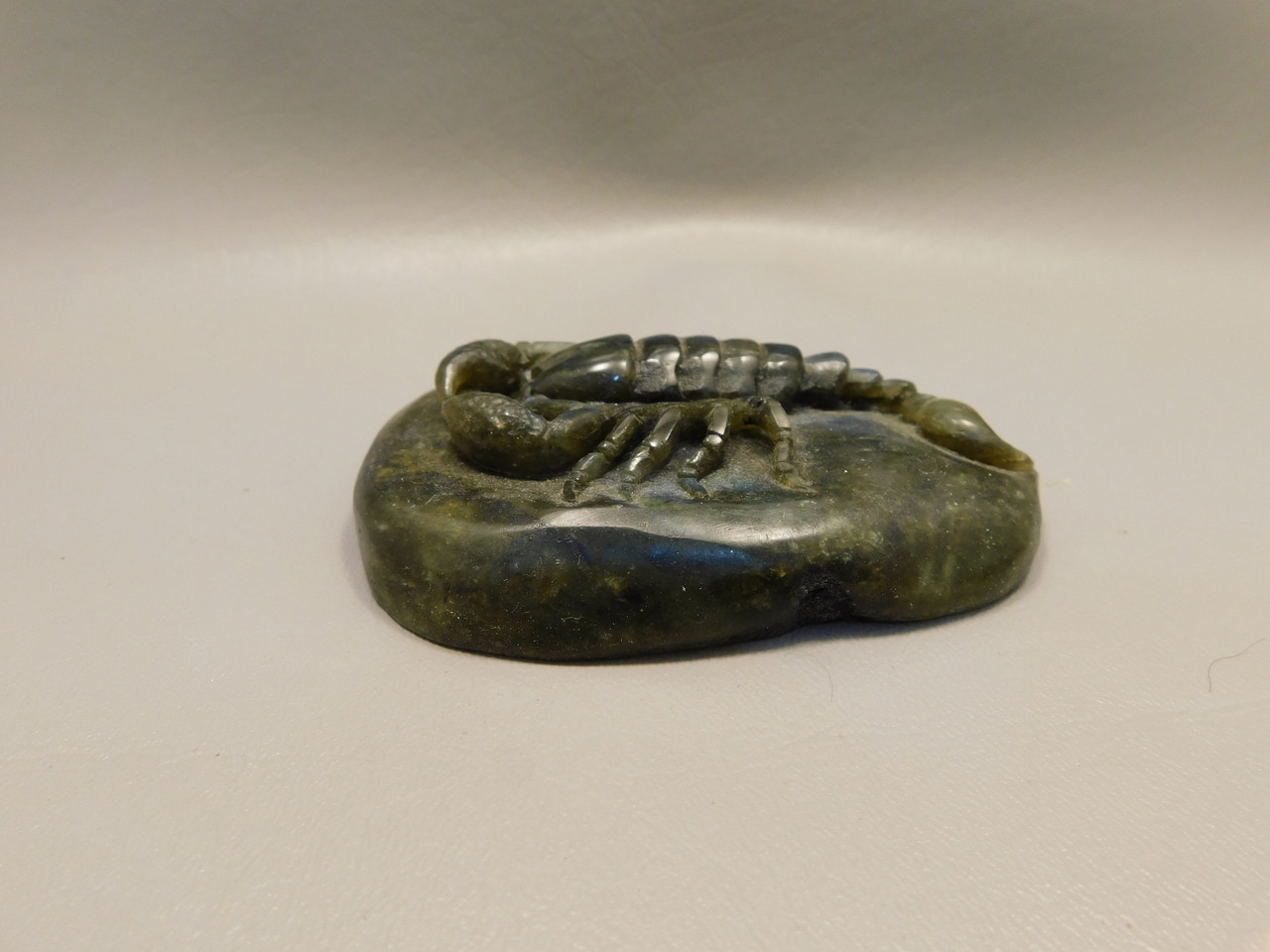 Scorpion Figurine Animal Carving Labradorite Hand Carved Rock #O211