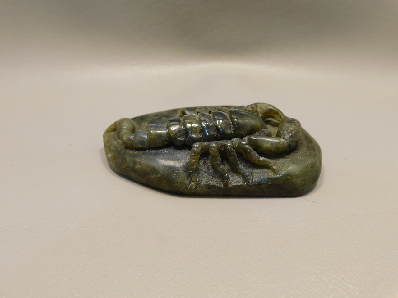 Scorpion Figurine Animal Carving Labradorite Hand Carved Rock #O211