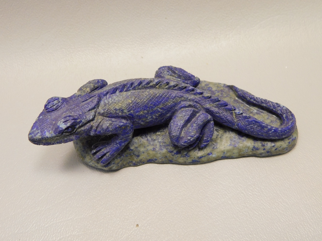 Lizard Figurine Blue Lapis Collectible Gemstone Animal Carving #O138