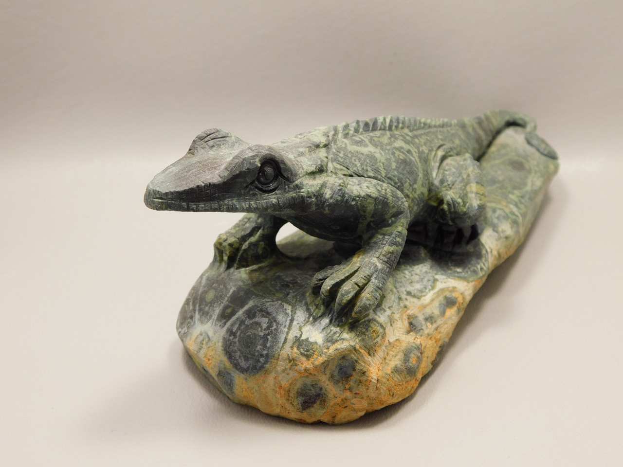 Iguana Lizard Figurine Kabamba Jasper Stone 8.5 inch Animal Carving #O82