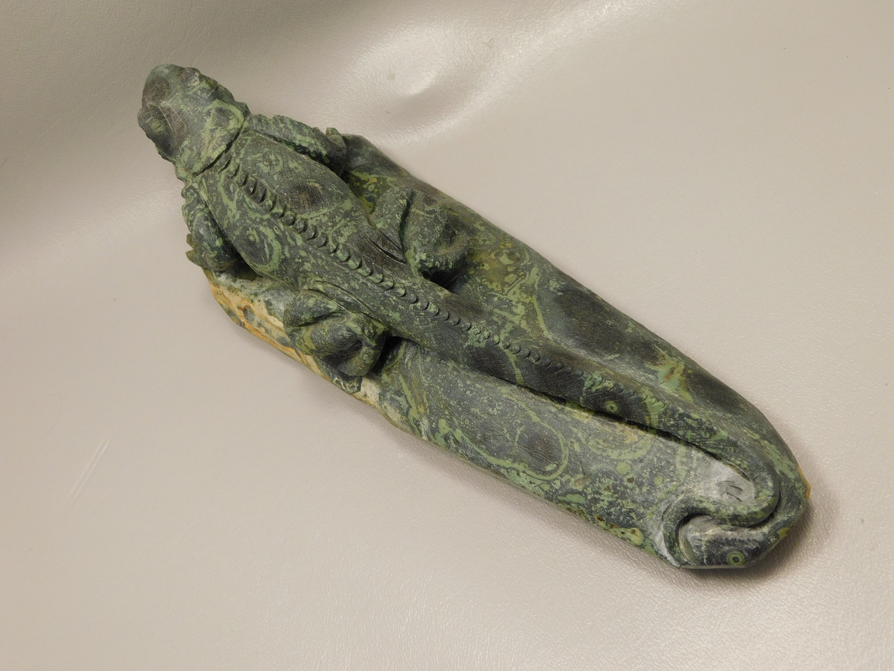 Iguana Lizard Figurine Kabamba Jasper Stone 8.5 inch Animal Carving #O82