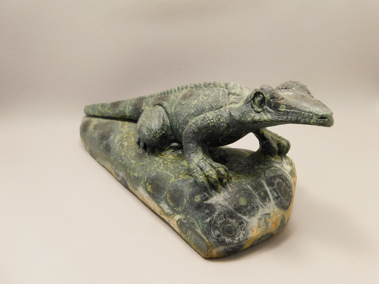 Iguana Lizard Figurine Kabamba Jasper Stone 8.5 inch Animal Carving #O82