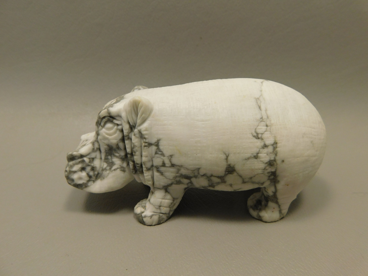 Hippopotamus Figurine White Howlite Stone Animal Carving #O85