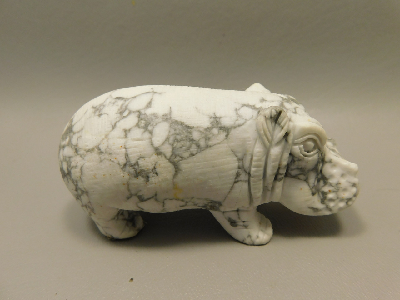 Hippopotamus Figurine White Howlite Stone Animal Carving #O85