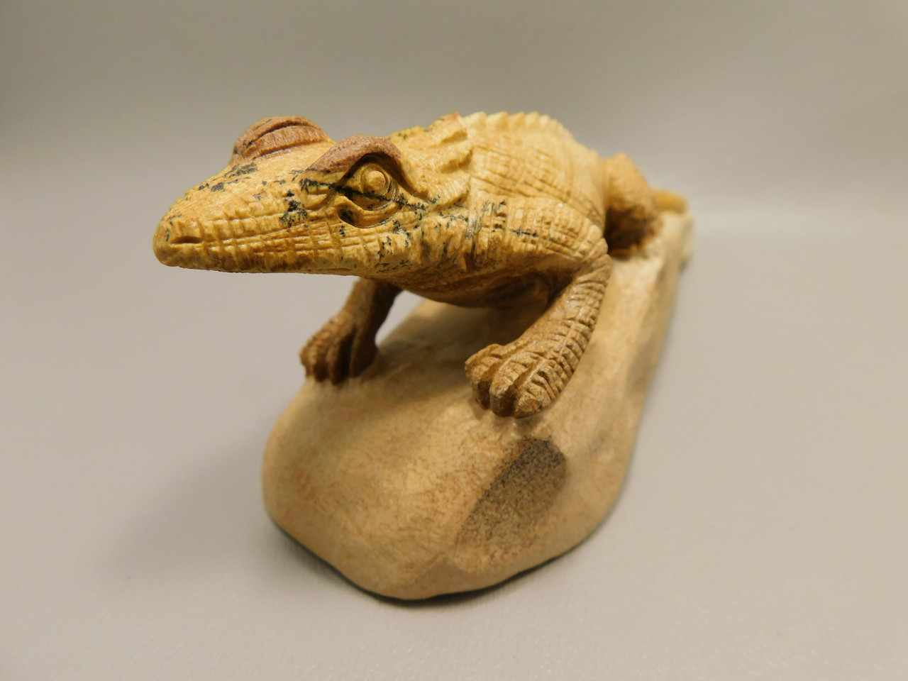 Lizard Iguana Kalahari Jasper Stone Animal Carving #O191