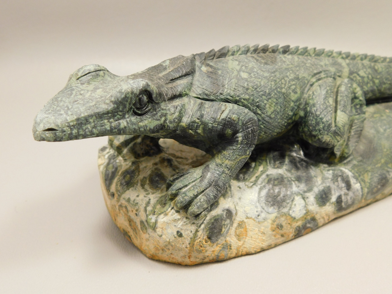 Iguana Lizard Figurine Kabamba Jasper Stone 9.25 inch Animal Carving #O256