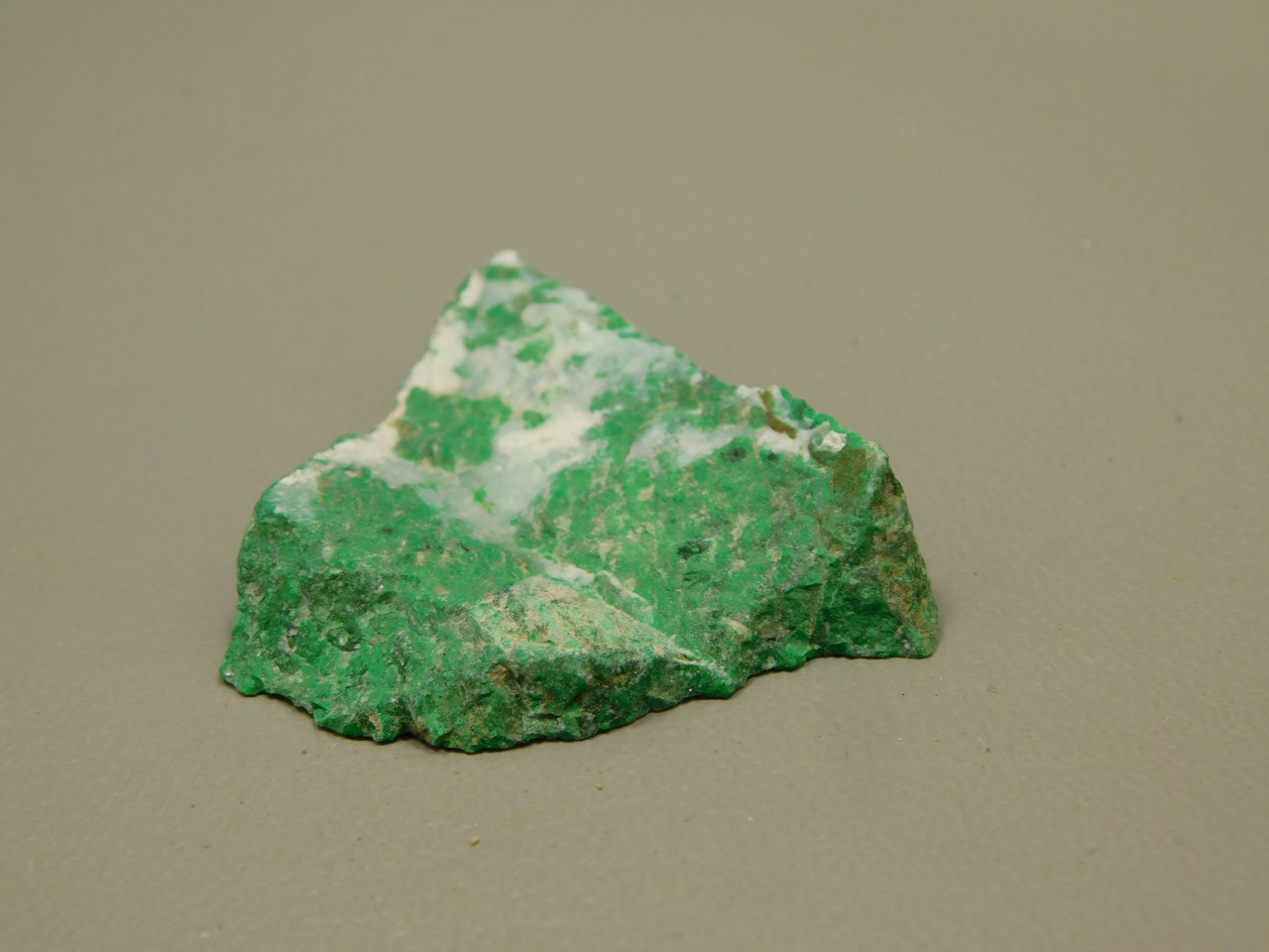 Maw Sit Sit Unpolished Stone Green Jade Small Rock #O12