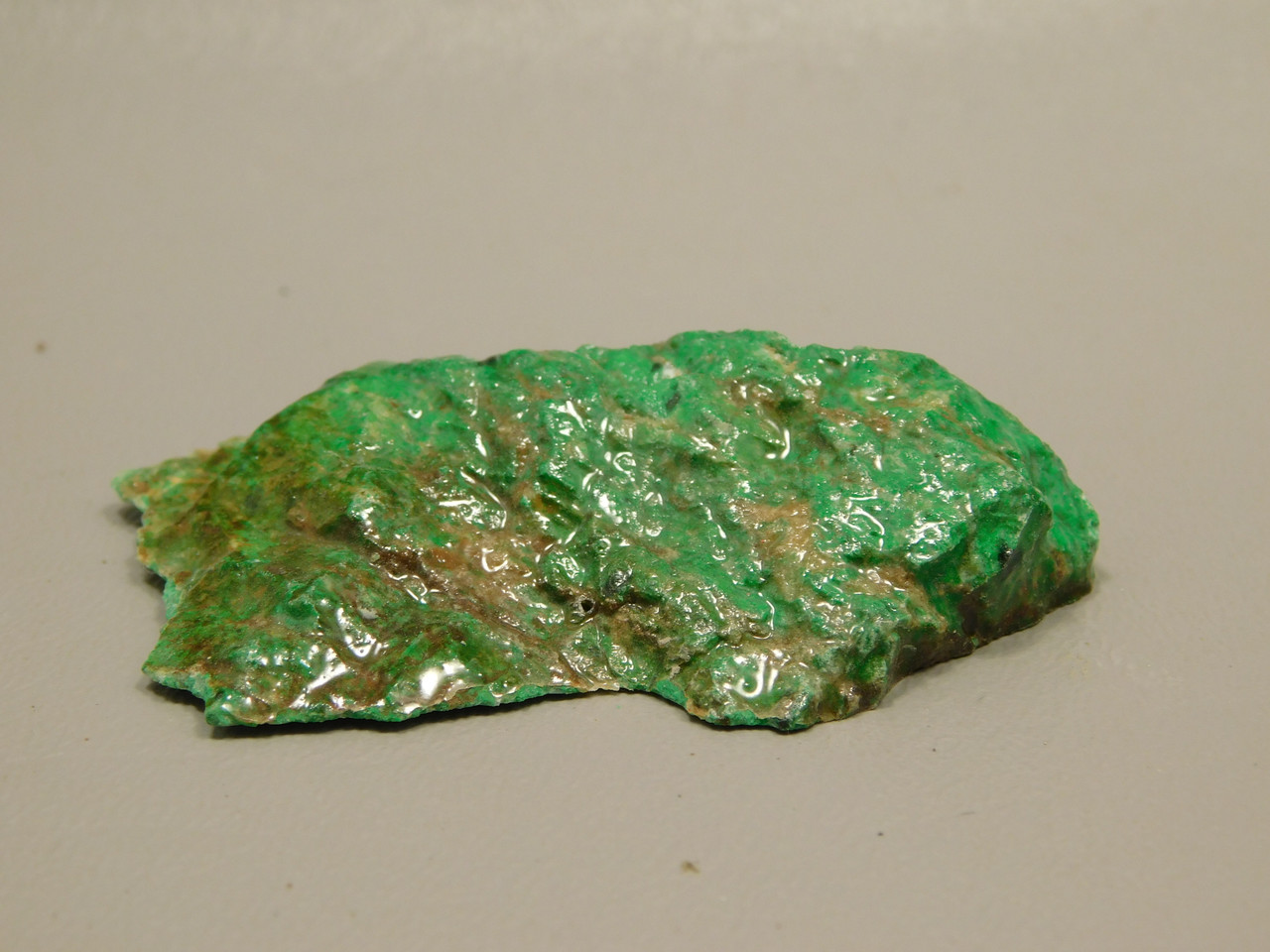 Maw Sit Sit Unpolished Stone Green Jade Small Rock #O13