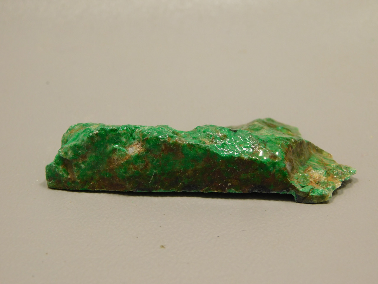 Maw Sit Sit Unpolished Stone Green Jade Small Rock #O13