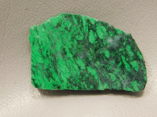 Maw Sit Sit Unpolished Stone Green Jade Small Rock #O14