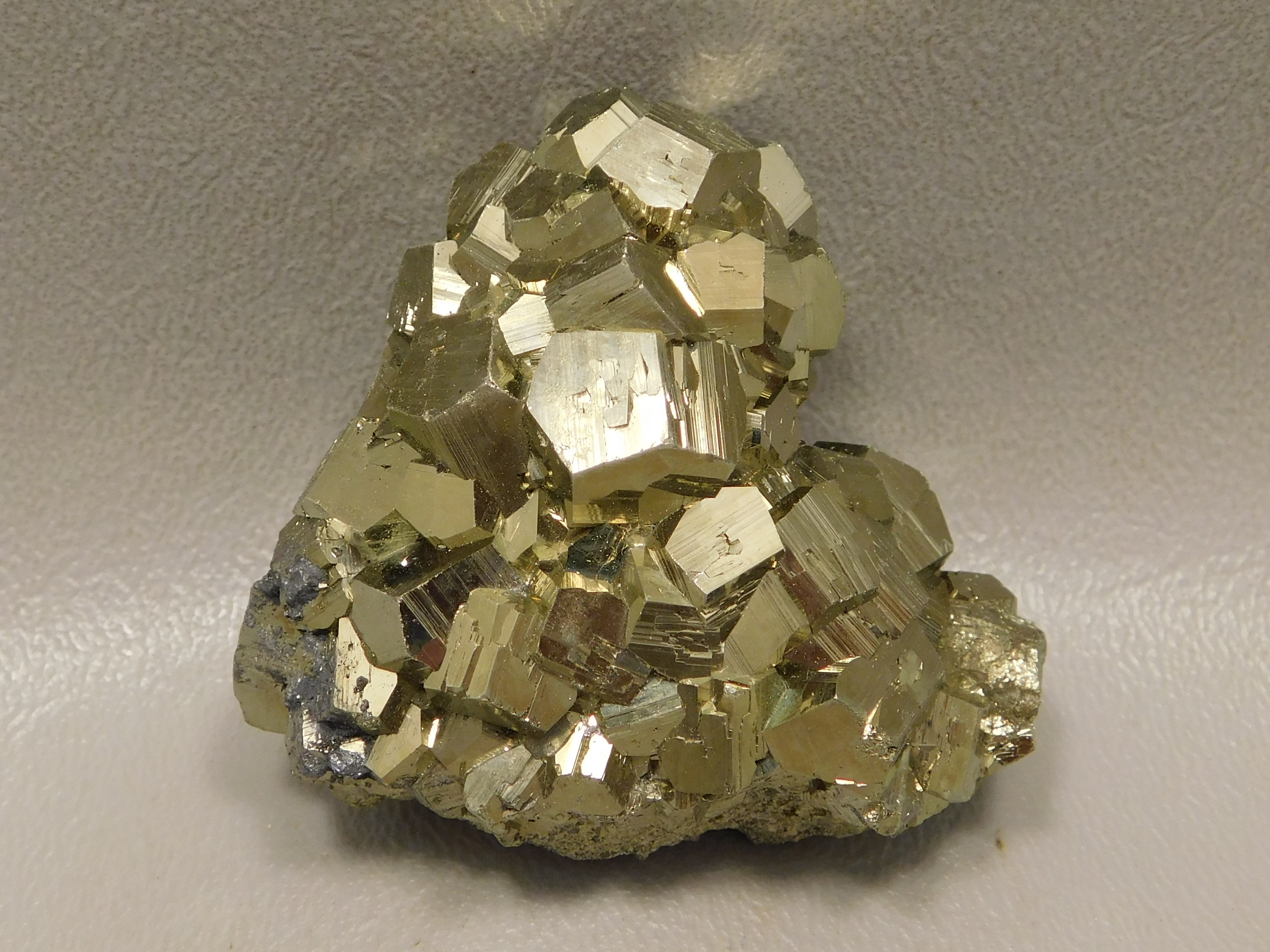 peru-rock-pyrite