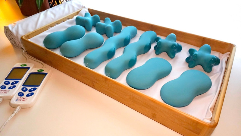 SYNERGY STONE COMPLETE ADVANCED Water-Free Hot Stone Massage Heating System Set of 10 Turquoise Natural-Matte (Less-Labeled)