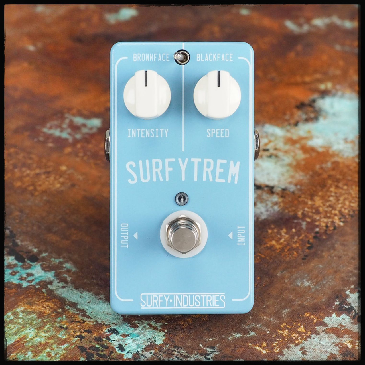 SurfyTrem Tremolo Pedal Surfy Industries - El Diablo Amps US