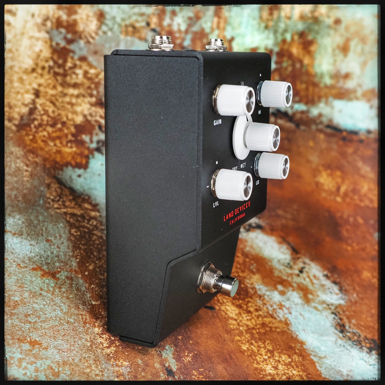 Land Devices Hunter Distortion - El Diablo Amps & Guitars