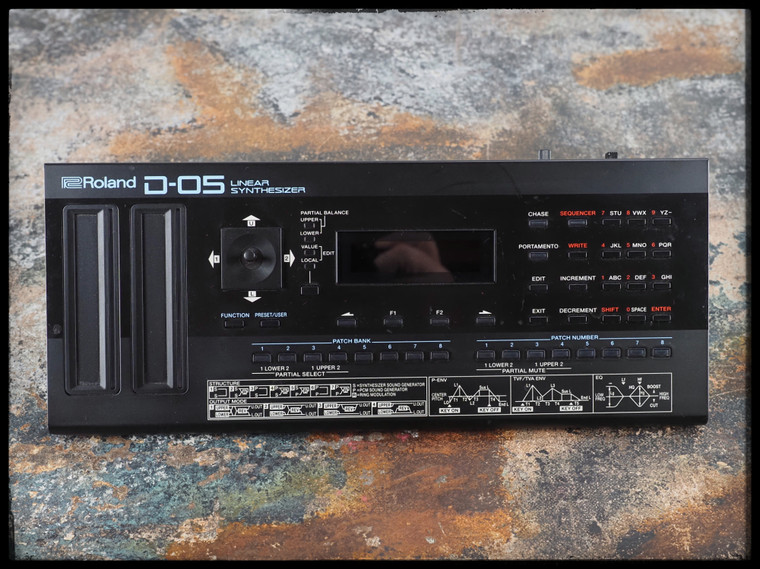 Roland D-05 Boutique Series Linear Synthesizer Sound Module