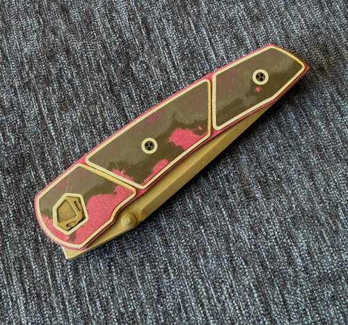 Sharknivco Waka Pink CamoQuartz