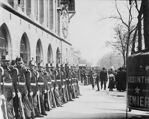 Atget Eugene Paris, 1898 1900   Guardia Repubblicana di fronte al Palazzo di Giustizia museo cm54X68 Immagine su CARTA TELA PANNELLO CORNICE Orizzont