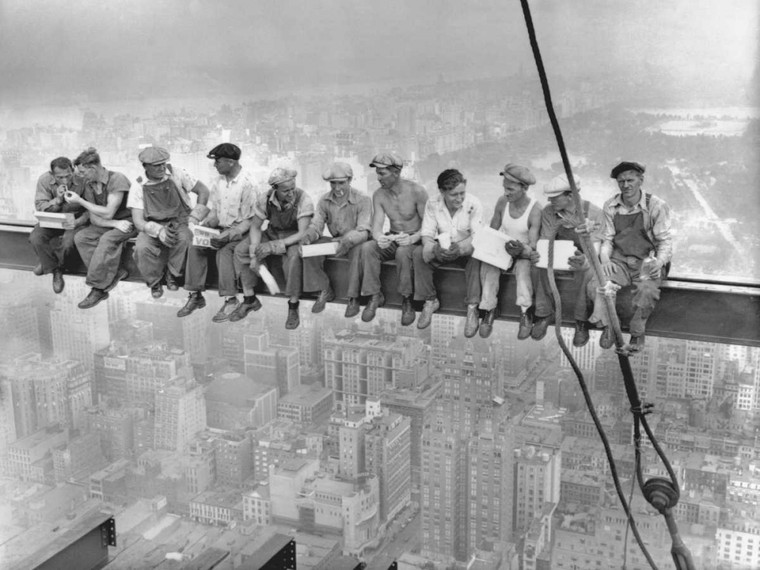 Ebbets Charles C. New York Construction Workers pranzare su un Crossbeam 1932 Vintage ? cm84X111 Immagine su CARTA TELA PANNELLO CORNICE Orizzontale