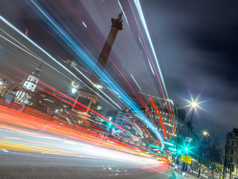 Frank Assaf strada di Londra città con luci di striscia europeo cm74X99 Immagine su CARTA TELA PANNELLO CORNICE Orizzontale