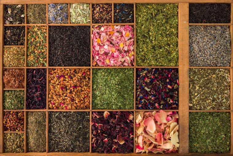 Frank Assaf Varietà di tè in una scatola di legno Floreale cm78X118 Immagine su CARTA TELA PANNELLO CORNICE Orizzontale