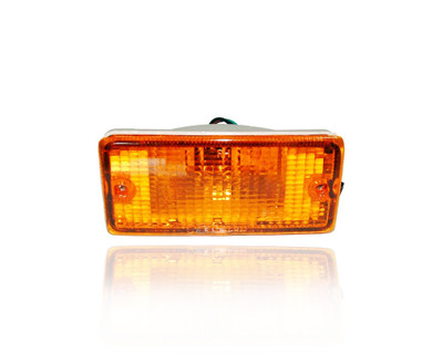 Turn Signal Light Assembly - Compatible/Replacement for '84-86 Nissan Sentra - On Bumper - Right Hand - Passenger - 2613033A00