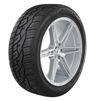 NT420V - 305/45R22, 118 H, XL, 22in(Rim), 32.8in(Tire), Max Load: 2910lb, Load and Speed Rating: 118 H, Load Range: XL - 4981910518341