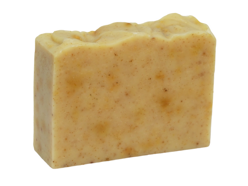 Gardeners Soap, ground lemon peel, rosemary leaves and walnut shell have been added to help clean up your hands after a day of working in the garden. Scented with essential oils