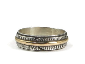 12k Gold & Sterling Silver Feather Ring Size 8 1/2 by Lena Platero (RG3800-S8.5) 12k Gold & Sterling Silver Feather Ring Size 8 1/2 by Lena Platero (RG3800-S8.5)