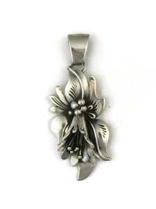 Silver Calla Lily Pendant by Les Baker jewelry (PD4817)