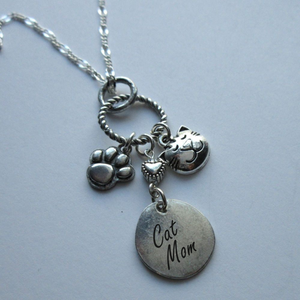 Cat Mom Necklace - A meaningful gift for cat lovers