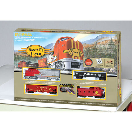 Bachmann Santa Fe Flyer Train Set (HO Scale)