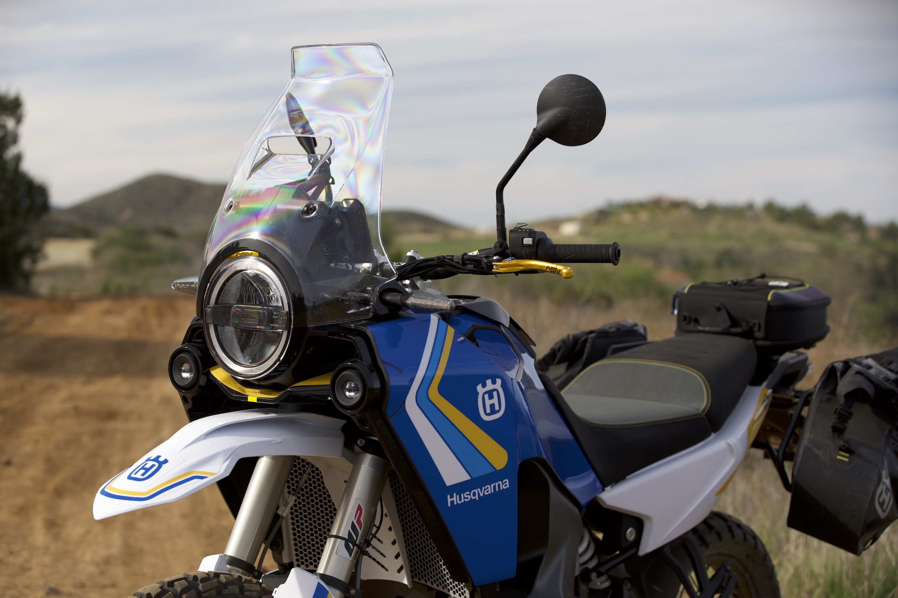 Dirtbike Magazine Takes a Spin on the Norden 901 with ASV C5