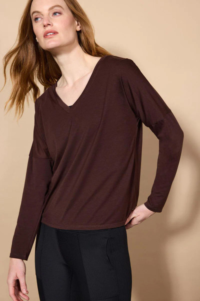 Dynamic V-Neck Relaxed Long Sleeve, Chocolate