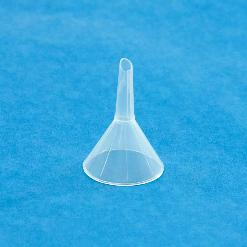 35 mm plastic funnel, 0.25 fl oz capacity