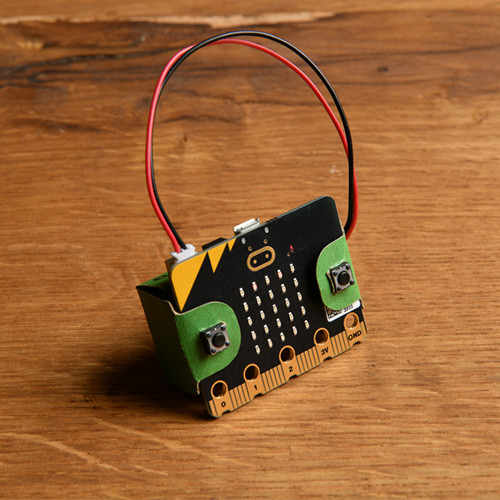 Micro:bit Go Bundle: simple wiring example, sitting on a table