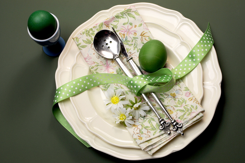 easter-plate-dreamstime-xs-29262983.jpg