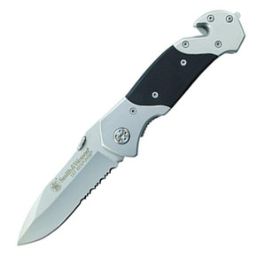 Smith & Wesson First Responder Folding Knife 3-3/10" Serrated Drop Point Blade Black Silver PFSWFRSCP