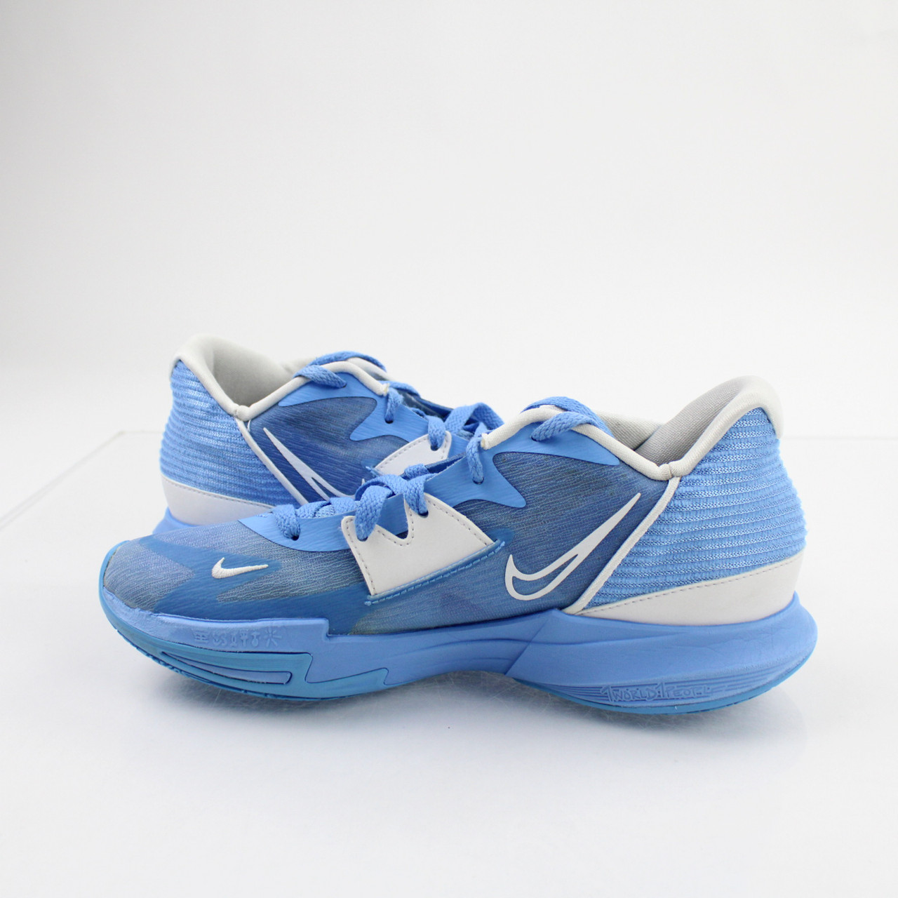 Nike Kyrie Basketball Shoe Men's Light Blue Used 9-SHOE-019537