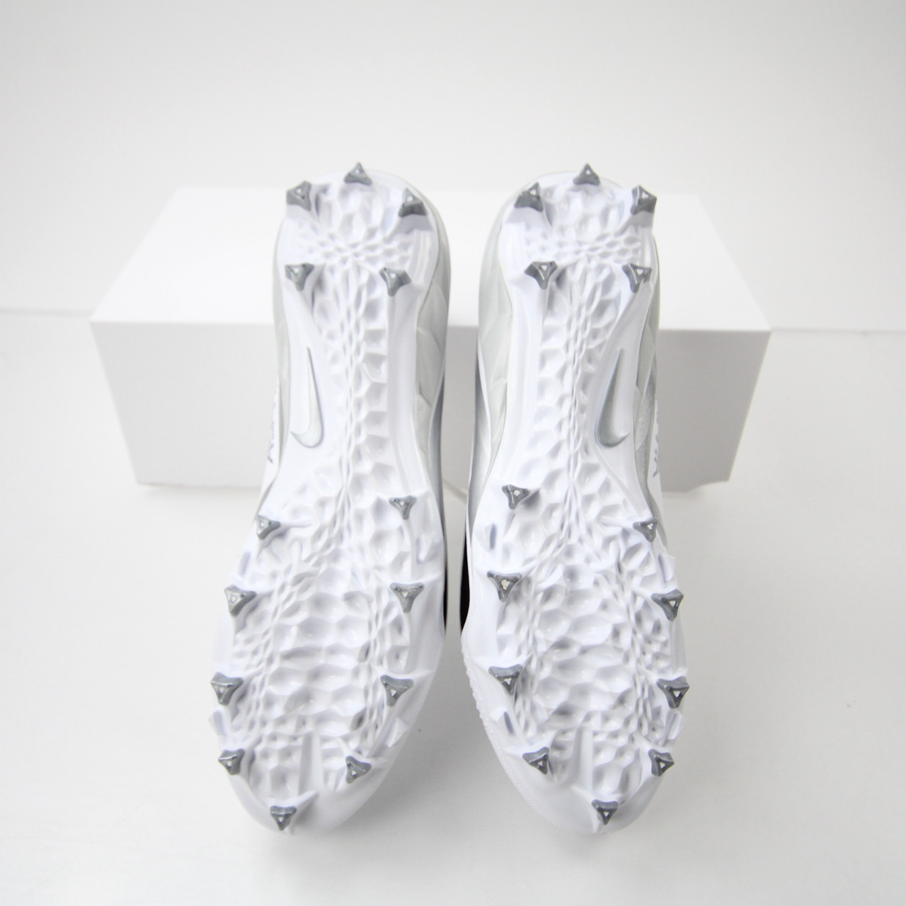 Oregon Ducks Nike Alpha Menace Football Cleat Men's White Used 12