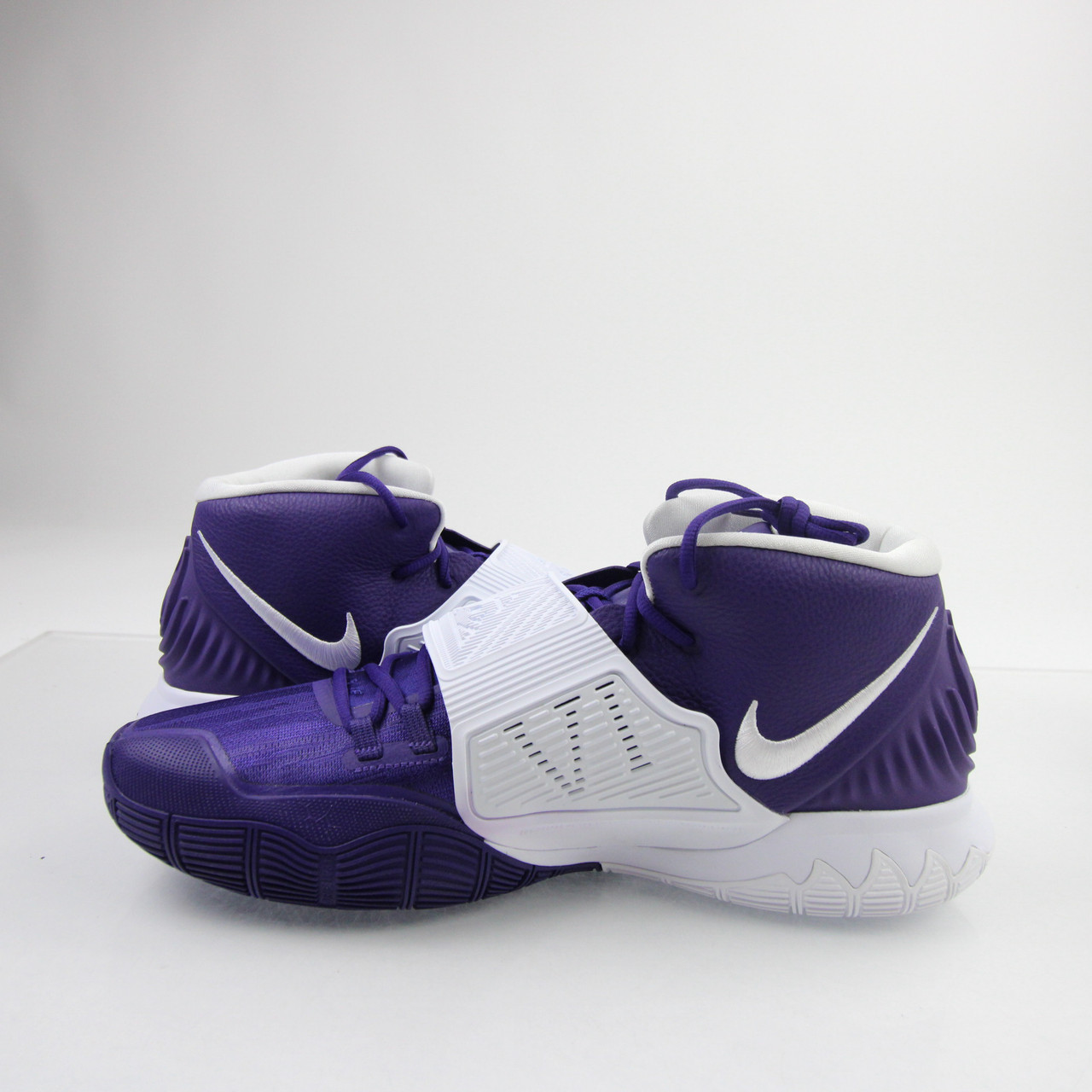 Nike Kyrie Basketball Shoe Men's Purple New without Box 18