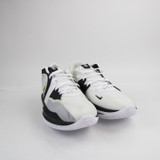 Nike Kyrie Basketball Shoe Men's White/Black New without Box 17-SHOE-013407