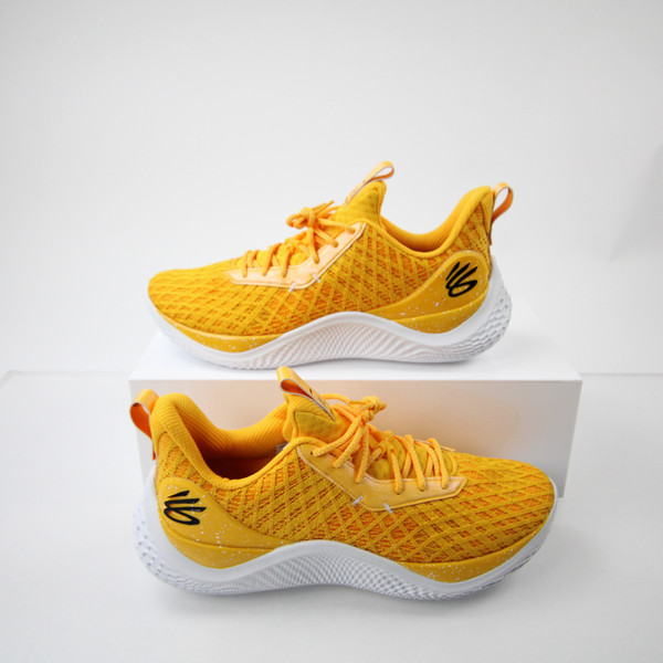 Under Armour Curry Basketball Shoe Men's Gold New without Box 14 SHOE-022846