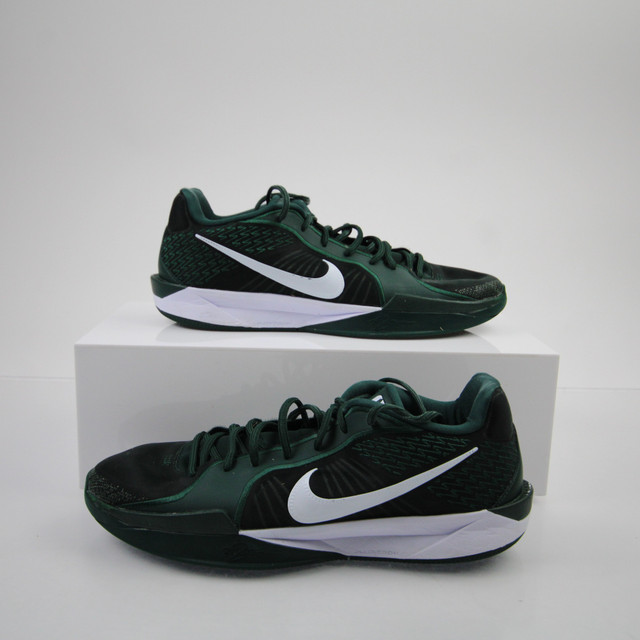 dark green and white basketball shoes